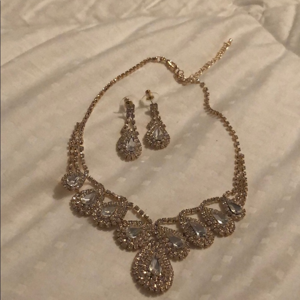 NWOT, Rhinestone necklace and earring set.